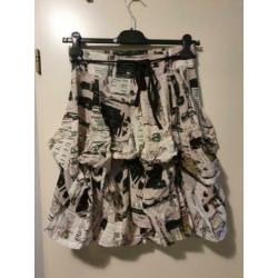 Leuke rok van Desigual in maat 36, op 2 manieren te dragen