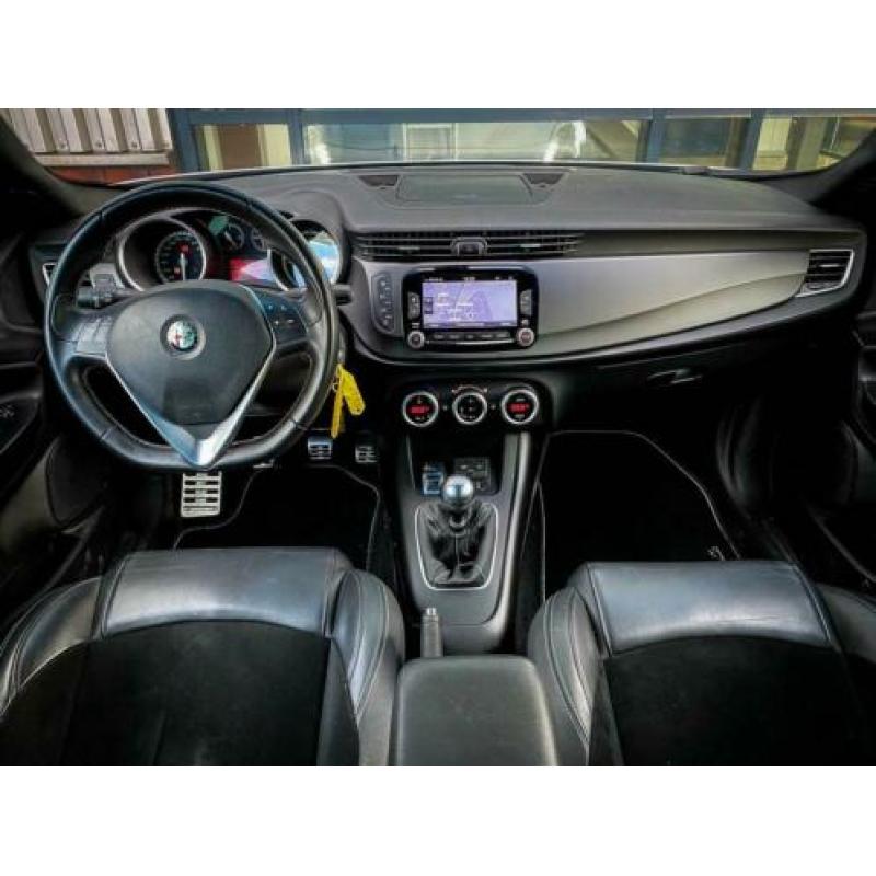 Alfa Romeo Giulietta 2.0 JTDm Exclusive QV Line (bj 2015)
