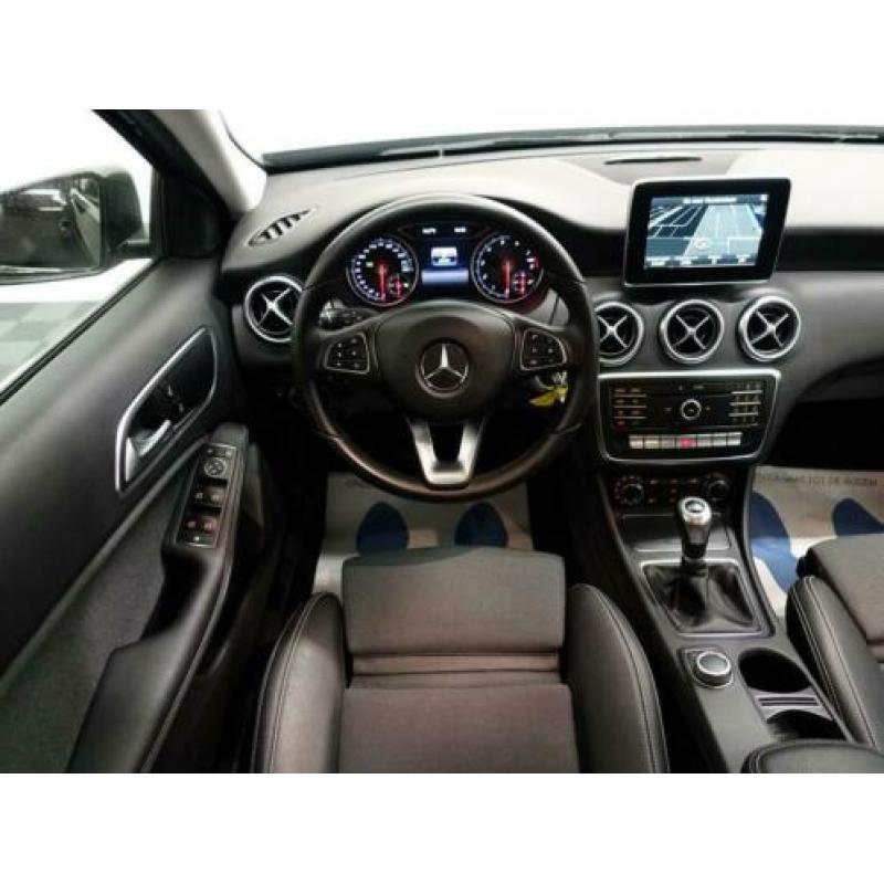 Mercedes-Benz A-Klasse 160 URBAN AMG-Line Navi, Xenon, Hleer