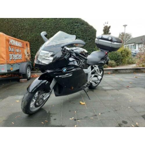 BMW K1200S black. Topkoffer, phonemount en paddockstand incl