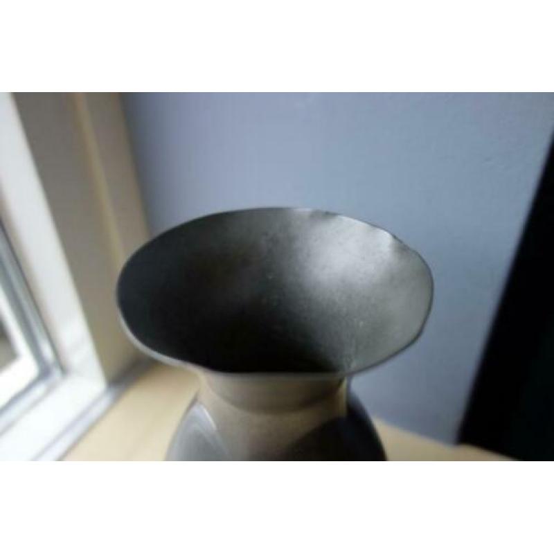 Tinnen vaasje. 15 cm. Loch Tollenaar & Co. Tin