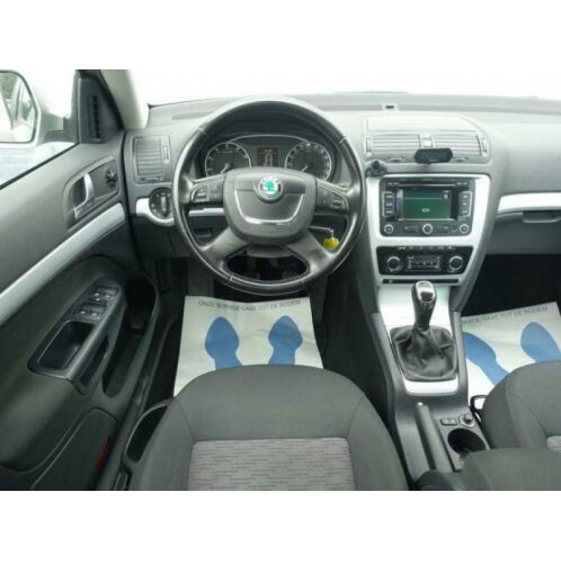 Skoda Octavia Combi 1.2 TSI Elegance - Navigatie-Xenon- Clim