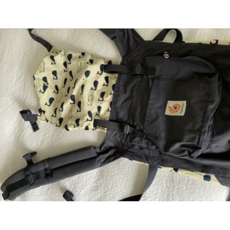 Ergobaby draagzak donkerblauw met verkleiner