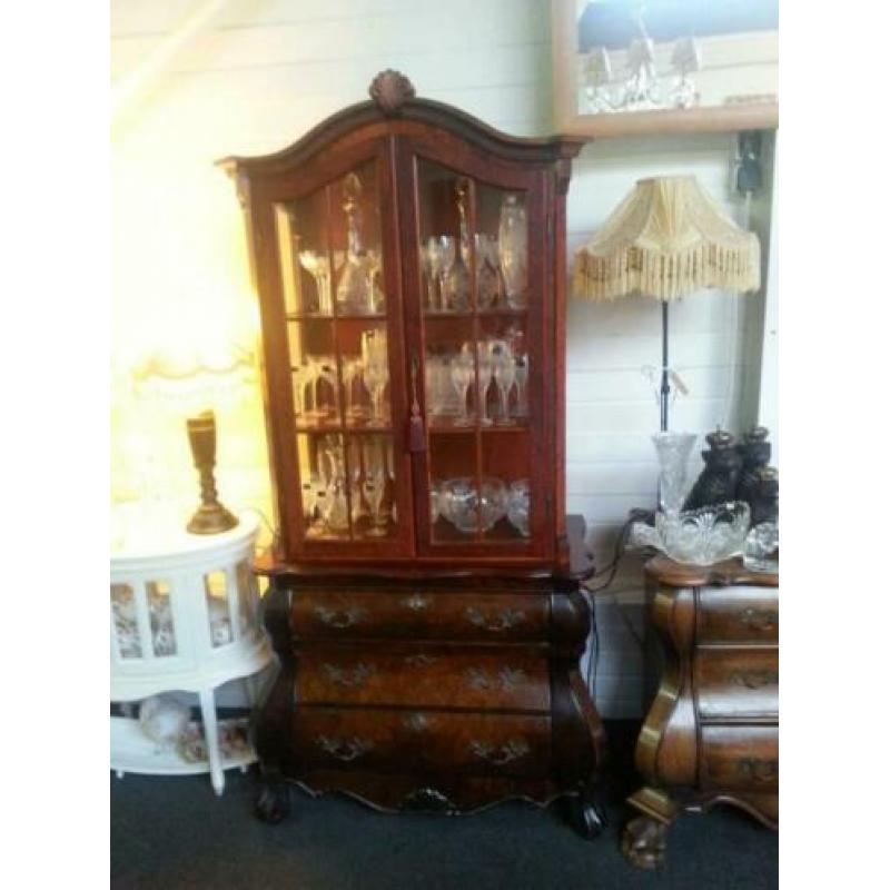 Noten barok vitrine / bui kast