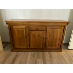 Eiken Dressoir + eiken tafel + 4 stoelen