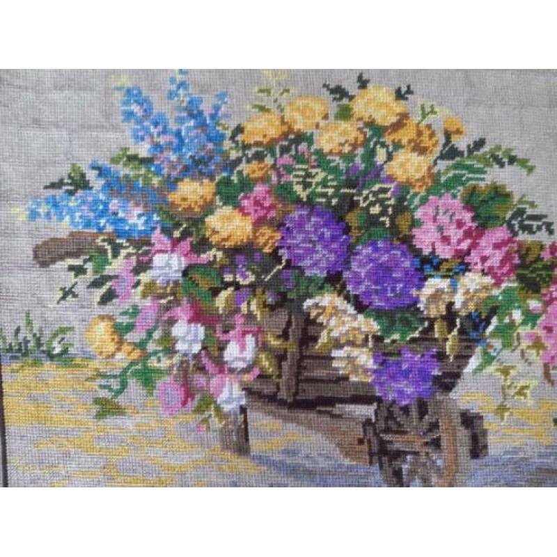 borduurwerk groot bloemen kruiwagen