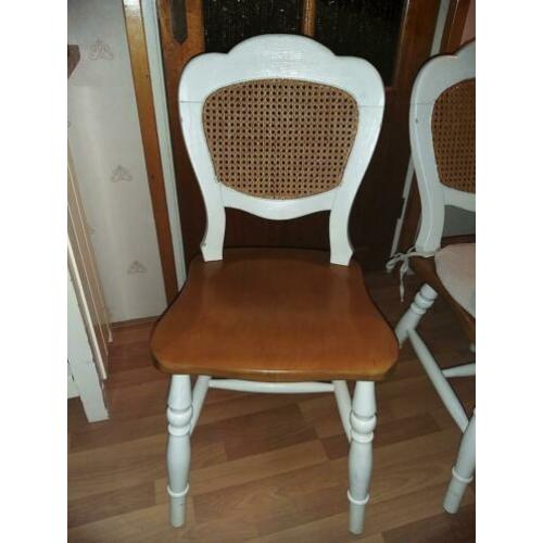 Houten stoelen