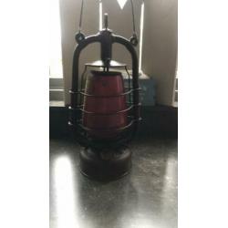 Antieke scheepslantaarn scheepslamp ijzer mt rood glazen kap