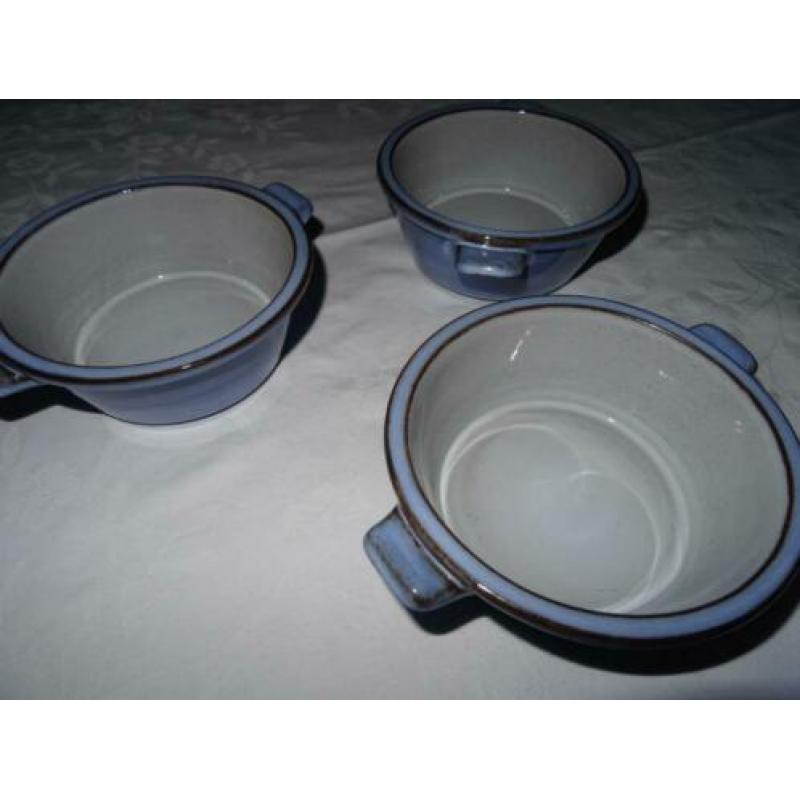 Volendams aardewerk, 3 soepkommen, blauw