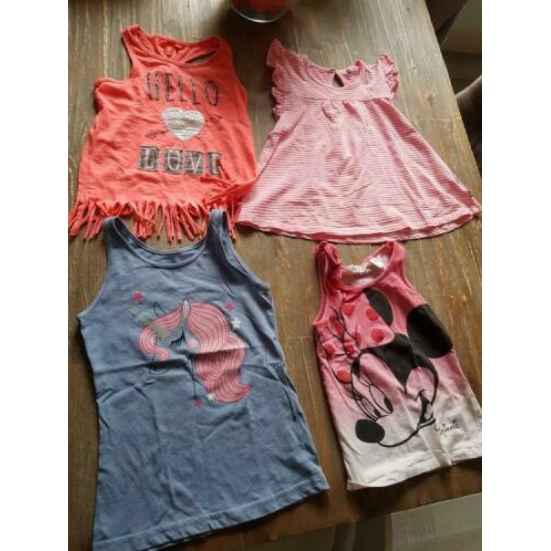 Mooie kleding meisje zomer