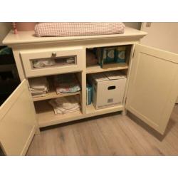 Mooie complete stevige kinderkamer
