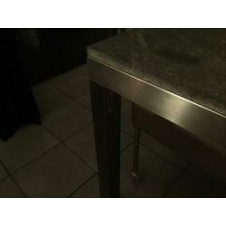 Eetkamertafel met stenen blad en rvs onderstel. 210 x 100 cm