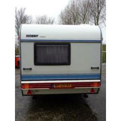 Zeer nette Hobby 400 met voortent en luifel