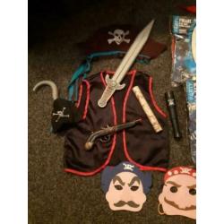 Piratenkleding en accesoires (carnaval), ruim 20 delig!