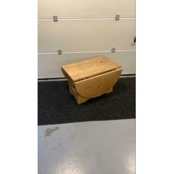 Houten salontafel met lade