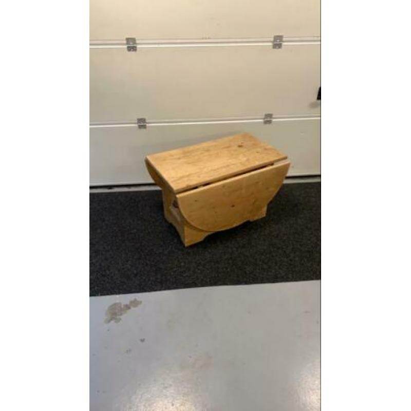 Houten salontafel met lade
