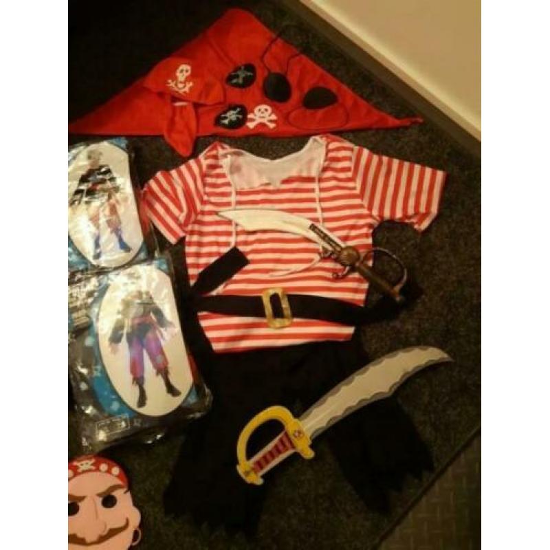 Piratenkleding en accesoires (carnaval), ruim 20 delig!