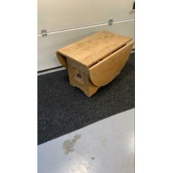 Houten salontafel met lade