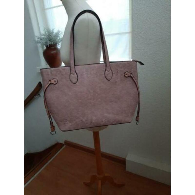 Roze damestas z.g.a.n. Giulliano