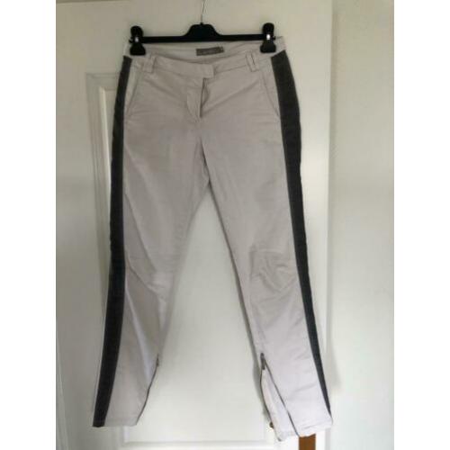 Gustav creme-witte skinny met grijze bies opzij maat 36