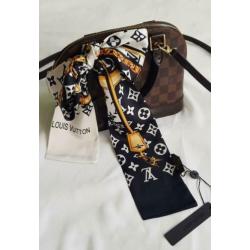 Trendy Louis*vuitton zijde sjaaltje