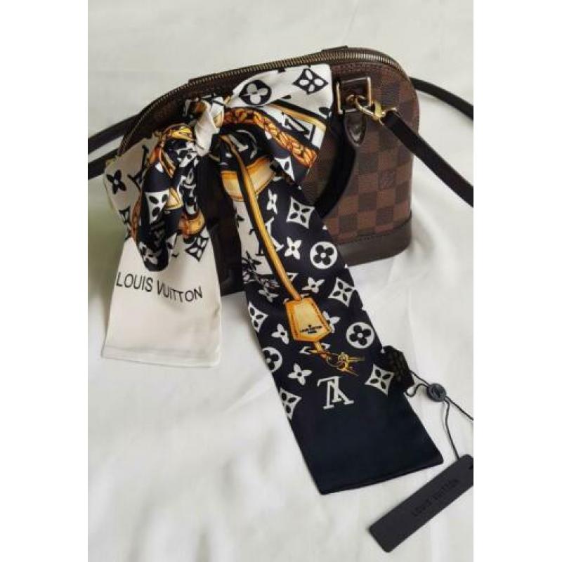 Trendy Louis*vuitton zijde sjaaltje