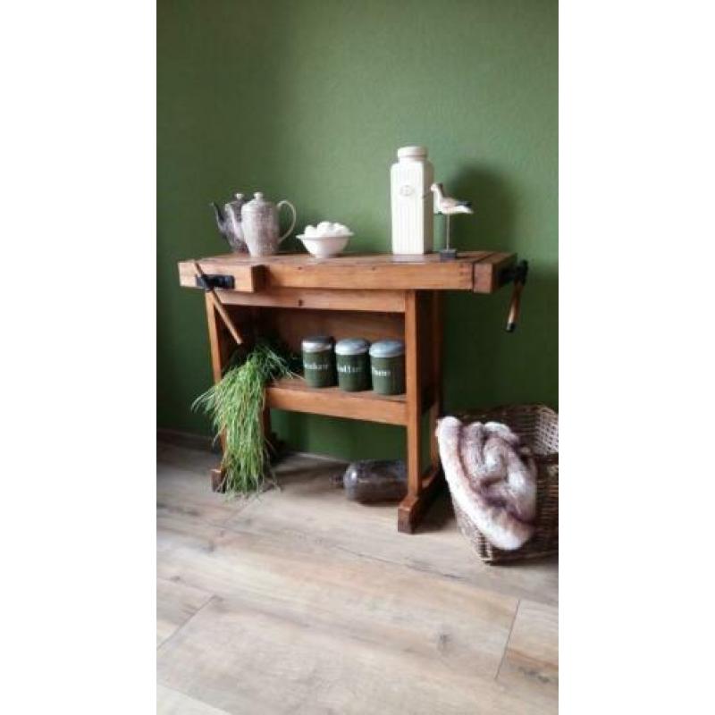 Leuke oude werkbank