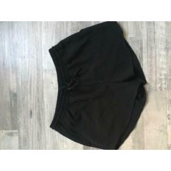 Zwarte korte broek van Only maat 40