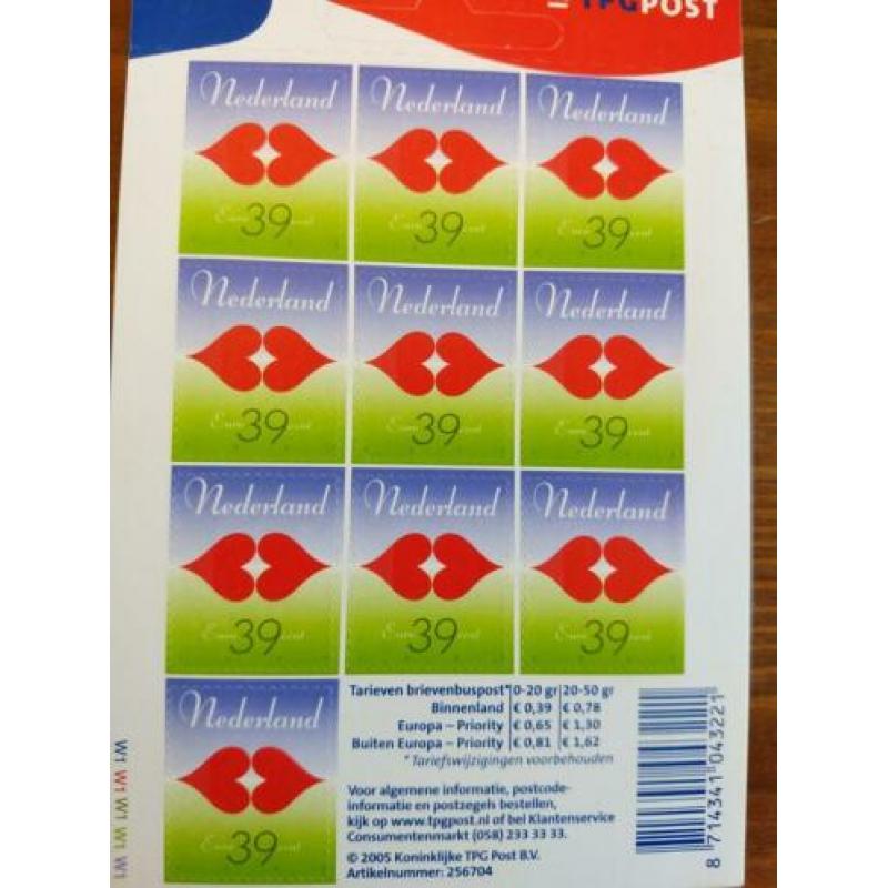4 velletjes postzegels uit 2005