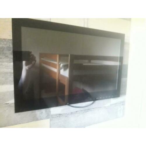 Salora tv, met dvd, met ophang-bevestiging.