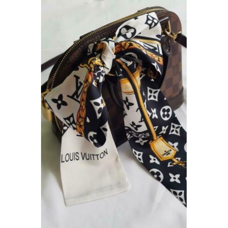 Trendy Louis*vuitton zijde sjaaltje