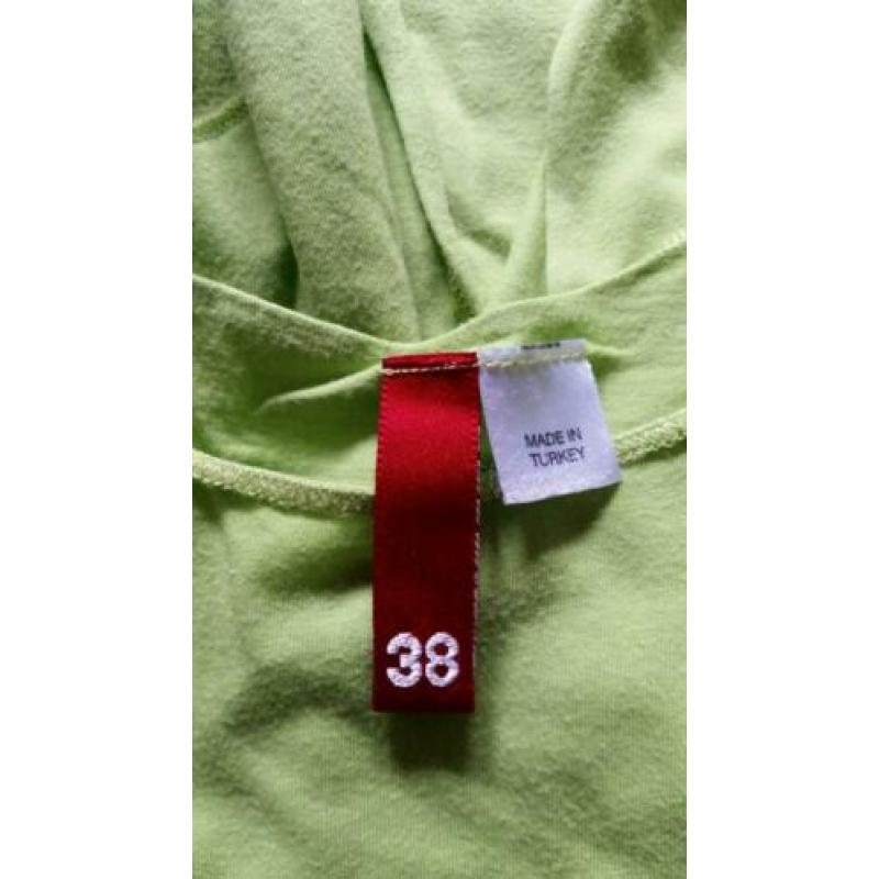 Groene top met opdruk van H&M maat 38