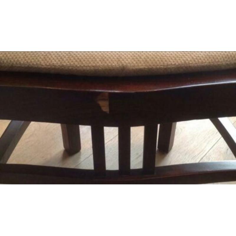 8 teakhouten stoelen