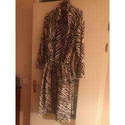 Badjas maat M in tijgerprint zacht fluffy