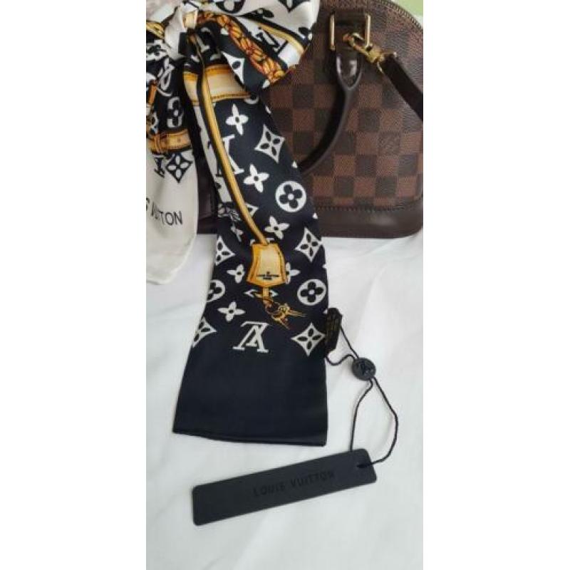 Trendy Louis*vuitton zijde sjaaltje