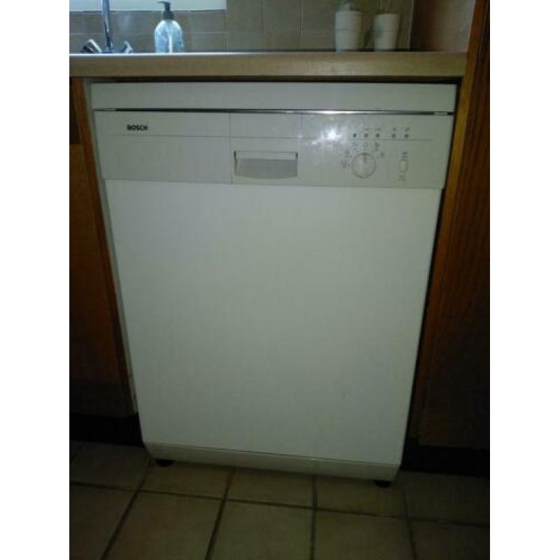 Houten keuken inclusief apparatuur