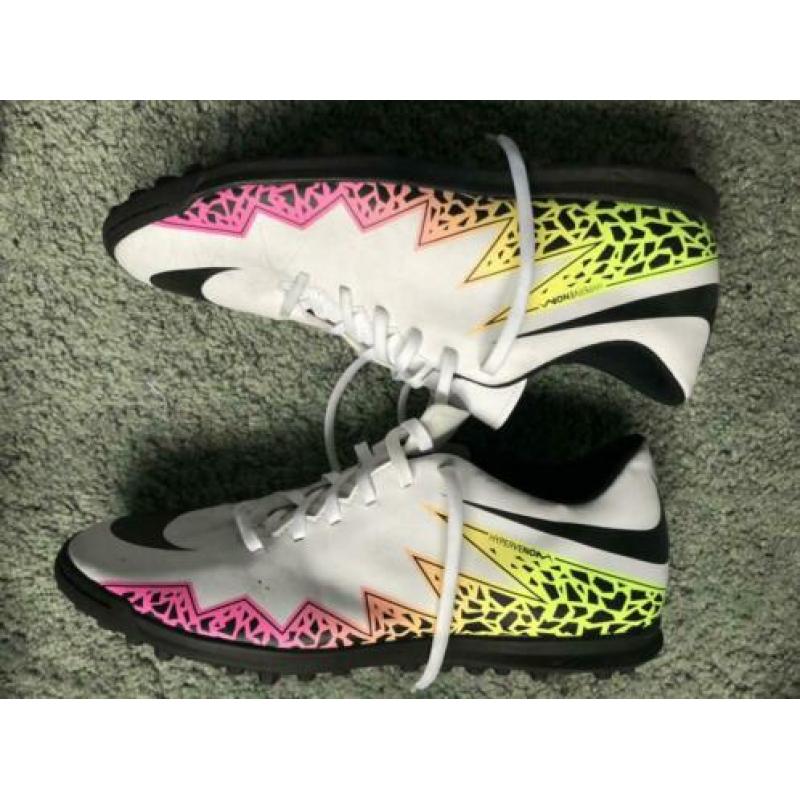 Nike kunstgras voetbal schoenen