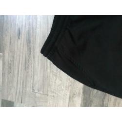 Zwarte korte broek van Only maat 40