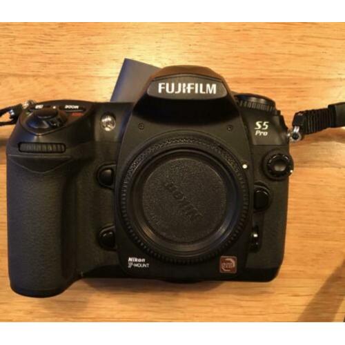 Fuji FinePix S5 Pro body