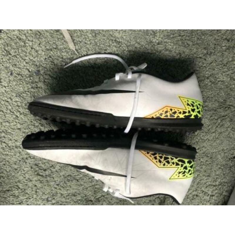 Nike kunstgras voetbal schoenen