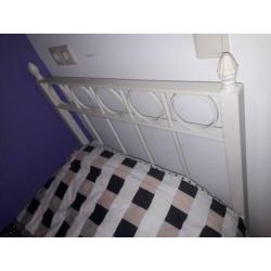 1 persoonsbed, handgemaakt, inclusief matras en lattenbodem