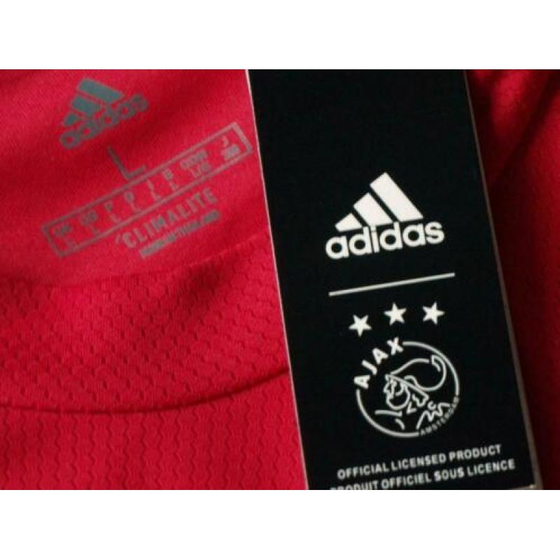 Nieuw Ajax uit & thuis shirt van dit seizoen