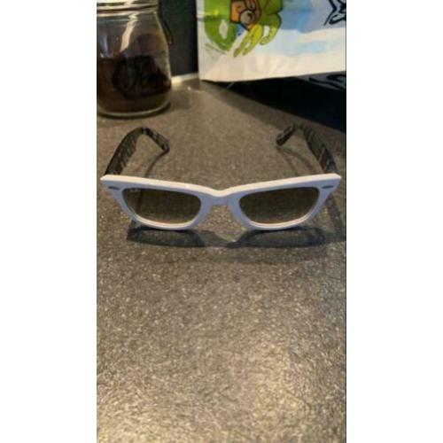 Ray-Ban Special Edition bril