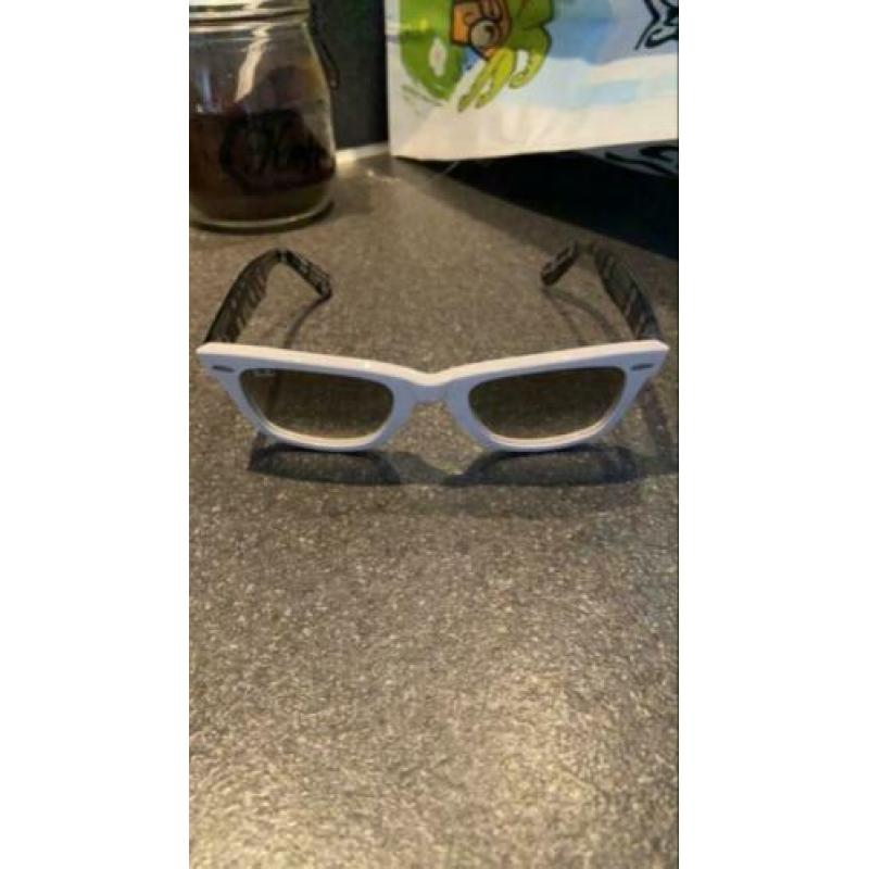 Ray-Ban Special Edition bril