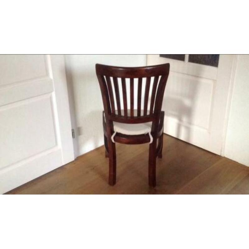 8 teakhouten stoelen
