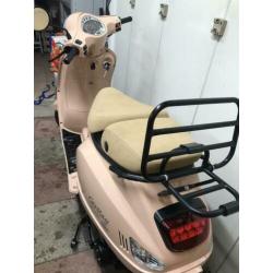 Gerray Star In nieuwstaat slecht 860 KM gelopen! Vespa Look!