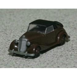 Mercedes 170S oldtimer. Merk: Praliné