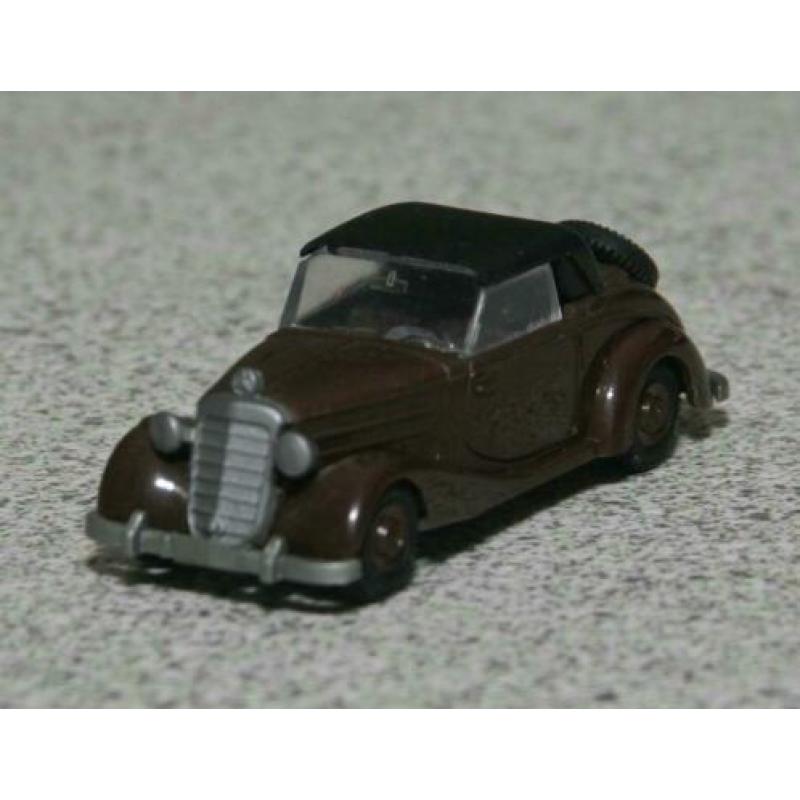 Mercedes 170S oldtimer. Merk: Praliné