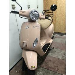 Gerray Star In nieuwstaat slecht 860 KM gelopen! Vespa Look!