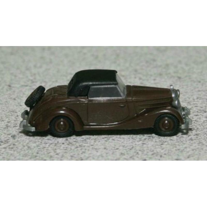 Mercedes 170S oldtimer. Merk: Praliné